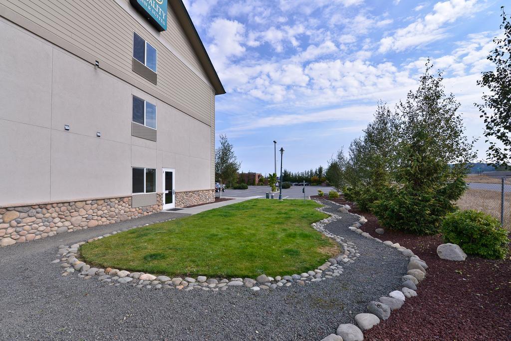 Quality Inn & Suites Sequim At Olympic National Park Exterior photo